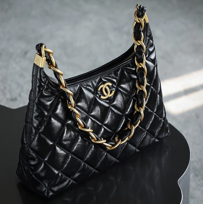 CHANEL ラムレザー ブラック×ゴールド ショルダーバッグ ヴィンテージ 32×29×10cm サイズ:32×29×10cm