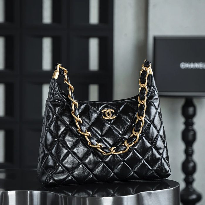 CHANEL ラムレザー ブラック×ゴールド ショルダーバッグ ヴィンテージ 32×29×10cm サイズ:32×29×10cm