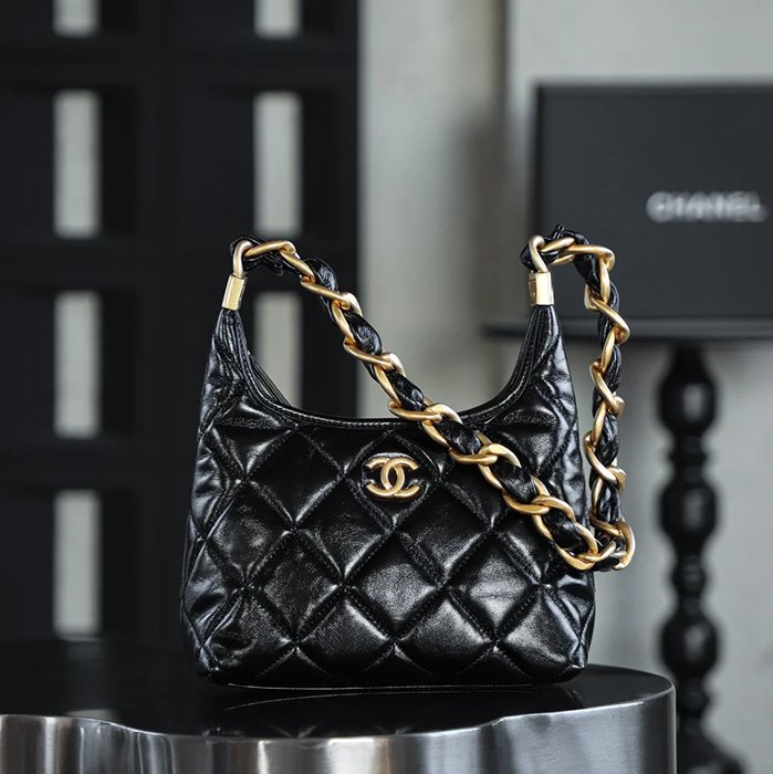 CHANEL ラムレザー ゴールド ショルダーバッグ ヴィンテージ 22.5×19.5×8.5cm サイズ:22.5×19.5×8.5cm CHANEL ラムレザー ゴールド ショルダーバッグ ヴィンテージ 22.5×19.5×8.5cm サイズ:22.5×19.5×8.5cm