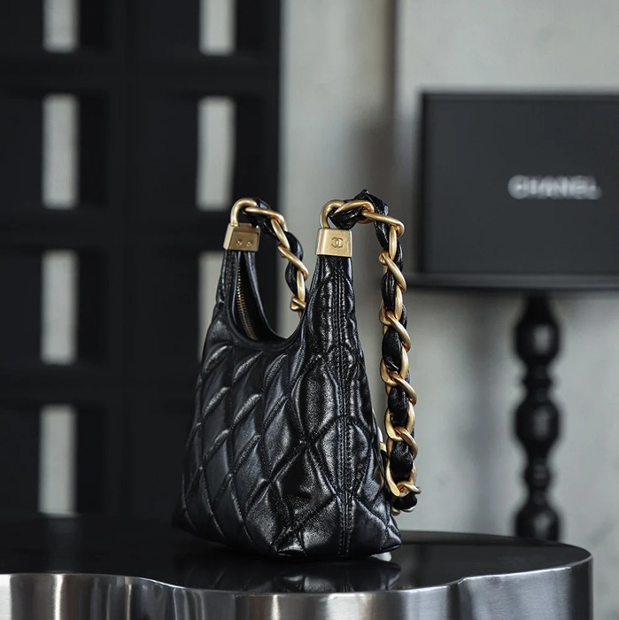CHANEL ラムレザー ゴールド ショルダーバッグ ヴィンテージ 22.5×19.5×8.5cm サイズ:22.5×19.5×8.5cm