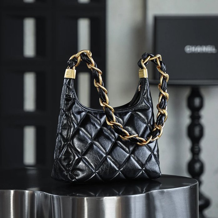 CHANEL ラムレザー ゴールド ショルダーバッグ ヴィンテージ 22.5×19.5×8.5cm サイズ:22.5×19.5×8.5cm