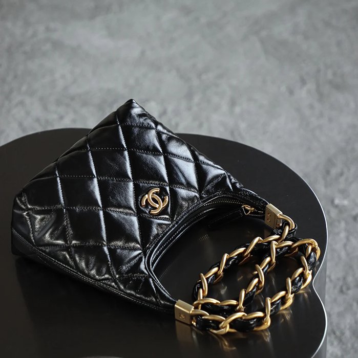 CHANEL ラムレザー ゴールド ショルダーバッグ ヴィンテージ 22.5×19.5×8.5cm サイズ:22.5×19.5×8.5cm
