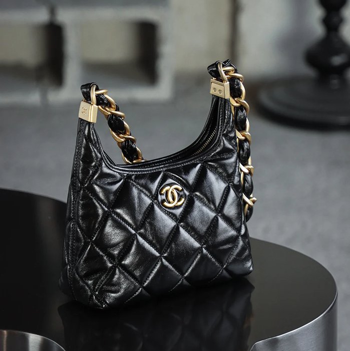 CHANEL ラムレザー ゴールド ショルダーバッグ ヴィンテージ 22.5×19.5×8.5cm サイズ:22.5×19.5×8.5cm