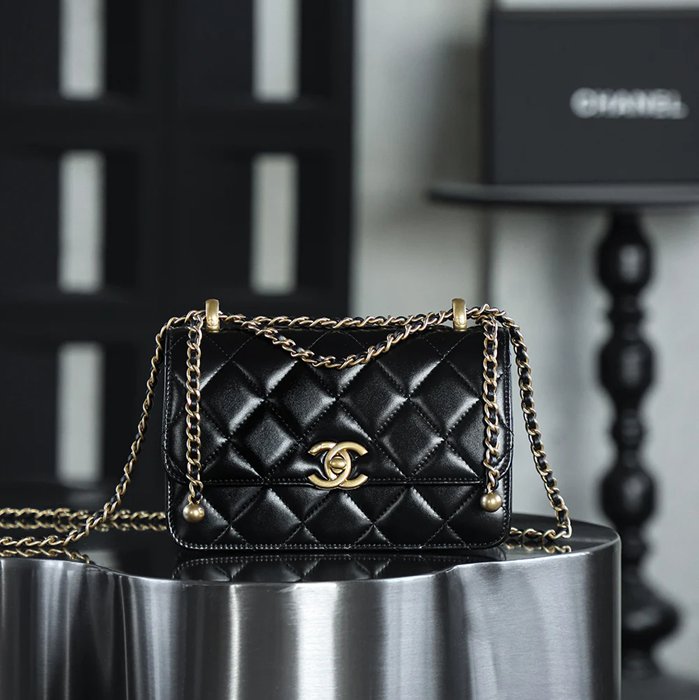 CHANEL カーフレザー ゴールド 斜め掛けバッグ 19×12×8cm サイズ:19×12×8cm