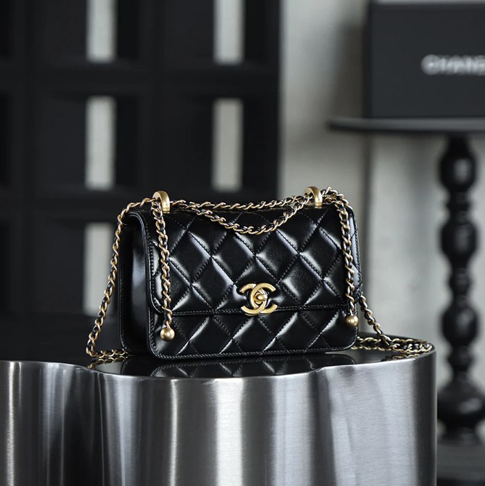 CHANEL カーフレザー ゴールド 斜め掛けバッグ 19×12×8cm サイズ:19×12×8cm