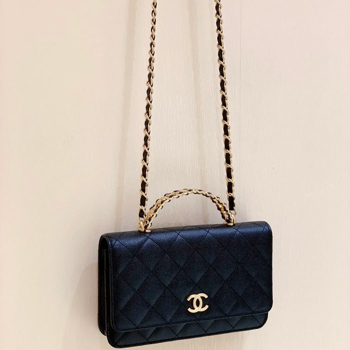 CHANEL AP2804 カーフレザー 荔枝紋 ゴールド 斜め掛けバッグ 春夏 19×12×3.5cm サイズ:19×12×3.5cm CHANEL AP2804 カーフレザー 荔枝紋 ゴールド 斜め掛けバッグ 春夏 19×12×3.5cm サイズ:19×12×3.5cm