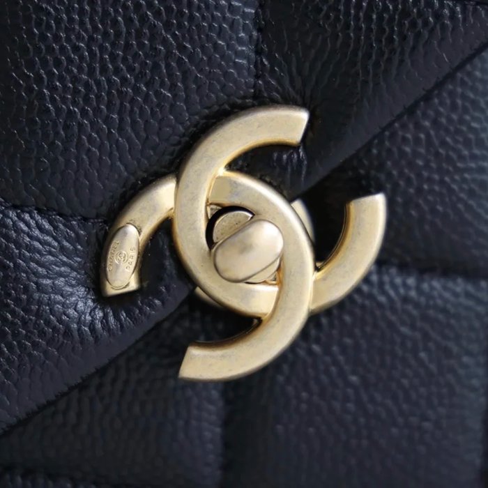CHANEL AS3108 荔枝紋 ブラック×ホワイト×ゴールド 斜め掛けバッグ 春夏 20×19×8cm サイズ:20×19×8cm