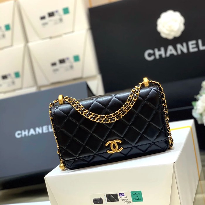CHANEL AP2289 カーフレザー ブラック×ホワイト×レッド×グリーン×ゴールド 斜め掛けバッグ 19×12×3.5cm サイズ:19×12×3.5cm