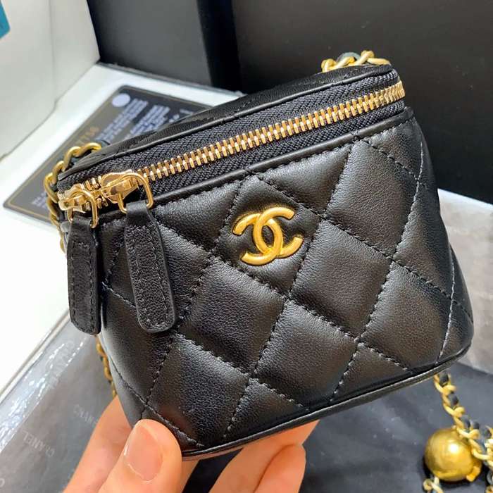 CHANEL AP1447 ラムレザー レッド 斜め掛けバッグ クラシック 11×8.5×7cm サイズ:11×8.5×7cm