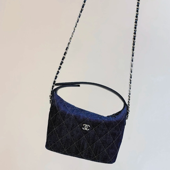 CHANEL デニム 斜め掛けバッグ クラシック 春夏 21.5×19×6cm サイズ:21.5×19×6cm