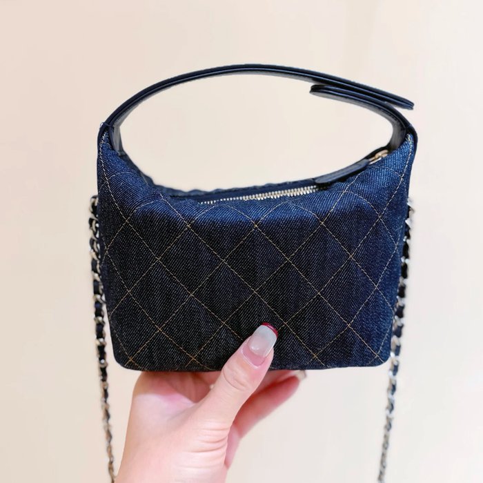 CHANEL デニム 斜め掛けバッグ クラシック 春夏 21.5×19×6cm サイズ:21.5×19×6cm