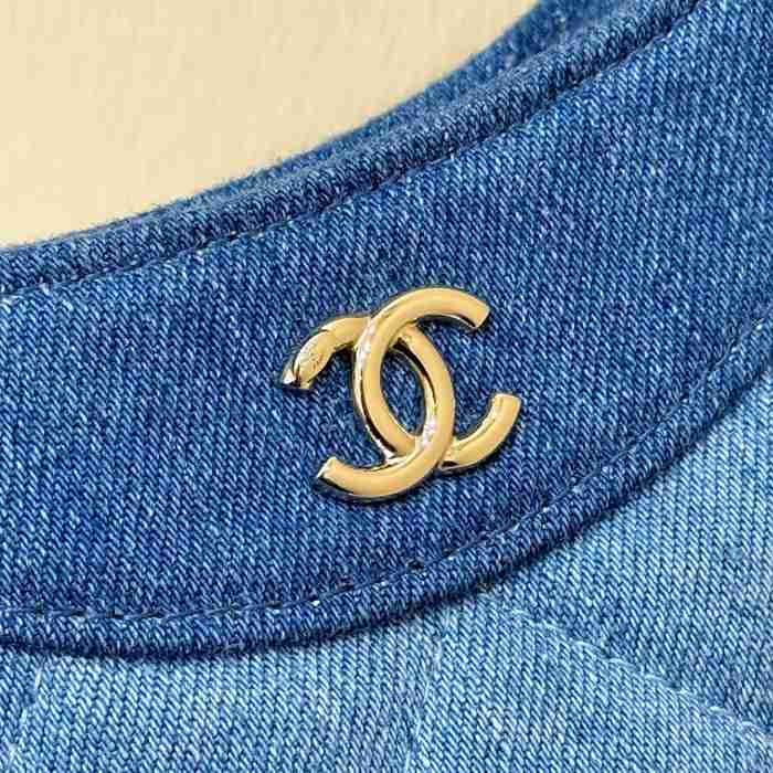 CHANEL デニム 斜め掛けバッグ クラシック ヴィンテージ 20.5×17×3.5cm サイズ:20.5×17×3.5cm