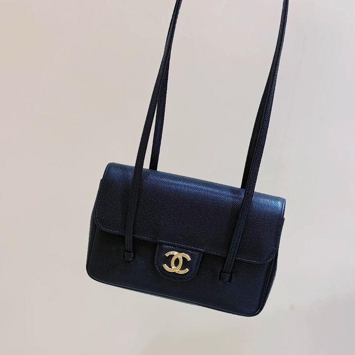 CHANEL カーフレザー ブラック 斜め掛けバッグ 有名人同款 ヴィンテージ 17×11.5×5cm サイズ:17×11.5×5cm