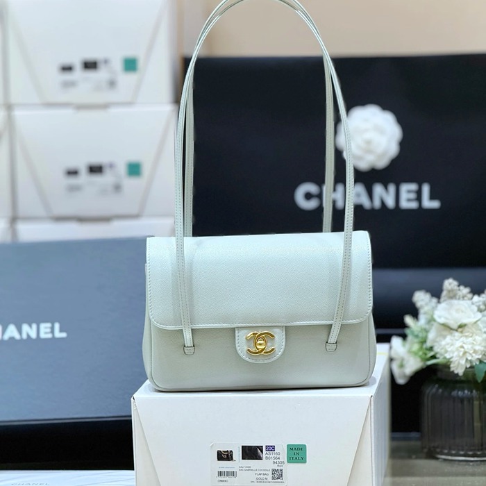 CHANEL カーフレザー ブルー 斜め掛けバッグ 有名人同款 ヴィンテージ 22×15×7cm サイズ:22×15×7cm CHANEL カーフレザー ブルー 斜め掛けバッグ 有名人同款 ヴィンテージ 22×15×7cm サイズ:22×15×7cm