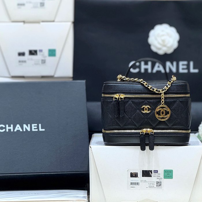 CHANEL カーフレザー 荔枝紋 ブラック×ゴールド 斜め掛けバッグ クラシック 17×13×9cm サイズ:17×13×9cm