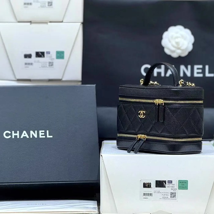 CHANEL カーフレザー 荔枝紋 ブラック×ゴールド 斜め掛けバッグ クラシック 17×13×9cm サイズ:17×13×9cm