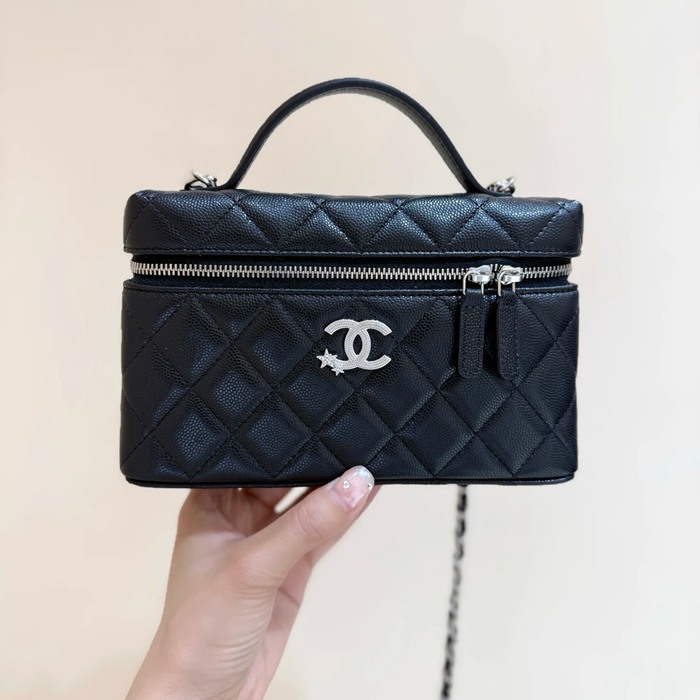 CHANEL カーフレザー 荔枝紋 ブラック×ゴールド 斜め掛けバッグ クラシック 19×17×5cm サイズ:19×17×5cm