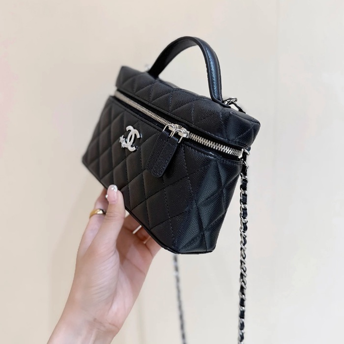 CHANEL カーフレザー 荔枝紋 ブラック×ゴールド 斜め掛けバッグ クラシック 19×17×5cm サイズ:19×17×5cm