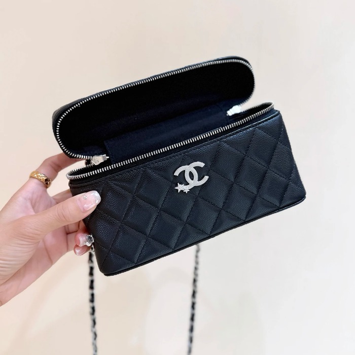 CHANEL カーフレザー 荔枝紋 ブラック×ゴールド 斜め掛けバッグ クラシック 19×17×5cm サイズ:19×17×5cm