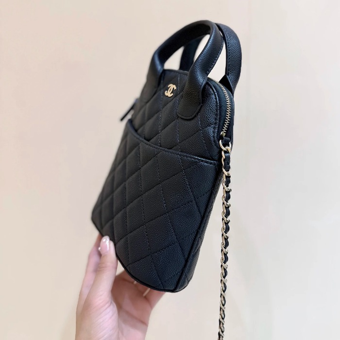 CHANEL カーフレザー 荔枝紋 ブラック×ゴールド 斜め掛けバッグ クラシック 18×17×6cm サイズ:18×17×6cm