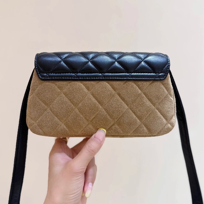 CHANEL ラムレザー 配色 斜め掛けバッグ 20×12×3.5cm サイズ:20×12×3.5cm