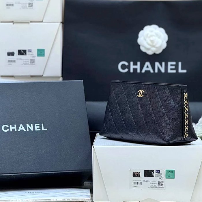 CHANEL カーフレザー 荔枝紋 ブラック×ゴールド 斜め掛けバッグ クラシック 23×12×8cm サイズ:23×12×8cm