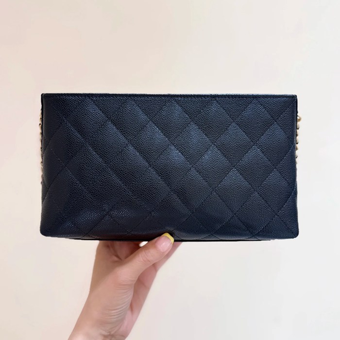 CHANEL カーフレザー 荔枝紋 ブラック×ゴールド 斜め掛けバッグ クラシック 23×12×8cm サイズ:23×12×8cm
