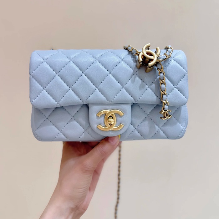 CHANEL ラムレザー ゴールド 斜め掛けバッグ 20×13×7cm サイズ:20×13×7cm CHANEL ラムレザー ゴールド 斜め掛けバッグ 20×13×7cm サイズ:20×13×7cm