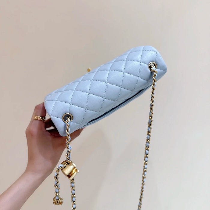 CHANEL ラムレザー ゴールド 斜め掛けバッグ 20×13×7cm サイズ:20×13×7cm