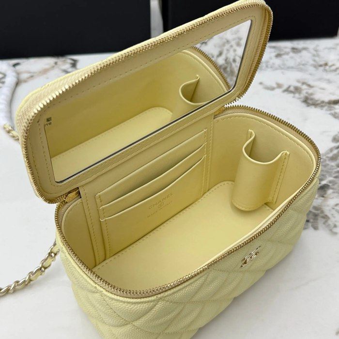 CHANEL AP1341 カーフレザー プレス ゴールド 斜め掛けバッグ 春夏 最高級品 17×9.5×8cm サイズ:17×9.5×8cm
