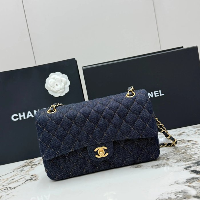 CHANEL AS1112 ラムレザー 菱格紋 ブルー×ゴールド 斜め掛けバッグ クラシック 大 25×14.5×6cm サイズ:25×14.5×6cm CHANEL AS1112 ラムレザー 菱格紋 ブルー×ゴールド 斜め掛けバッグ クラシック 大 25×14.5×6cm サイズ:25×14.5×6cm