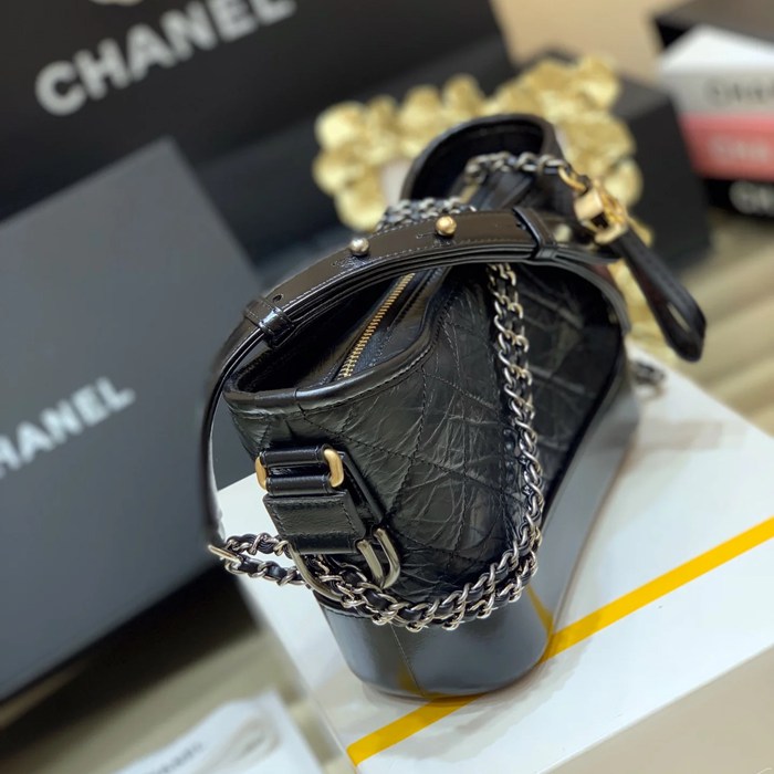 CHANEL 91810 ゴールド 斜め掛けバッグ クラシック 小 20×15×8cm サイズ:20×15×8cm