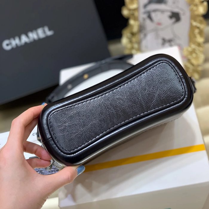CHANEL 91810 ゴールド 斜め掛けバッグ クラシック 小 20×15×8cm サイズ:20×15×8cm