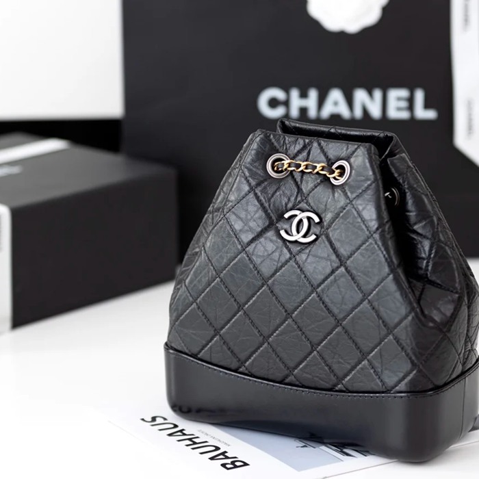 CHANEL A93820 カーフレザー ゴールド リュックサック 最高級品 23×22.5×10.5cm サイズ:23×22.5×10.5cm