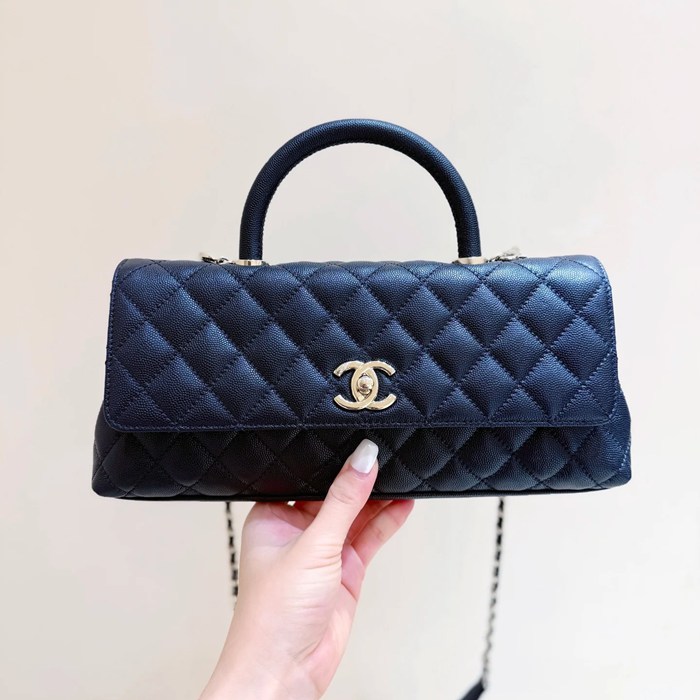 CHANEL カーフレザー ゴールド 斜め掛けバッグ クラシック 春夏 31×12×7cm サイズ:31×12×7cm CHANEL カーフレザー ゴールド 斜め掛けバッグ クラシック 春夏 31×12×7cm サイズ:31×12×7cm