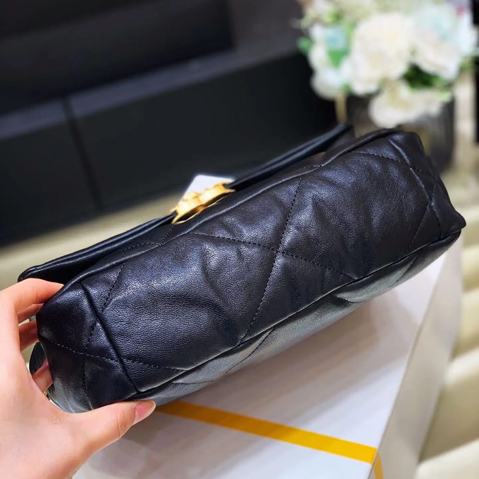 CHANEL ラムレザー 斜め掛けバッグ 小 中 30×20×10cm サイズ:30×20×10cm