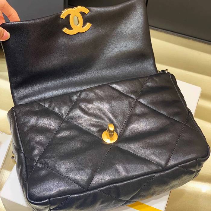 CHANEL ラムレザー 斜め掛けバッグ 小 中 30×20×10cm サイズ:30×20×10cm