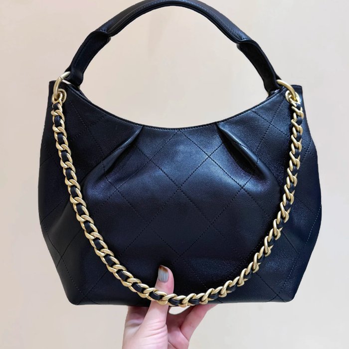 CHANEL カーフレザー ブラック×ゴールド ショルダーバッグ クラシック 秋冬 31×24×10cm サイズ:31×24×10cm