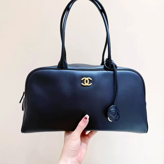 CHANEL カーフレザー ショルダーバッグ クラシック ヴィンテージ 35.5×19×12.5cm サイズ:35.5×19×12.5cm CHANEL カーフレザー ショルダーバッグ クラシック ヴィンテージ 35.5×19×12.5cm サイズ:35.5×19×12.5cm