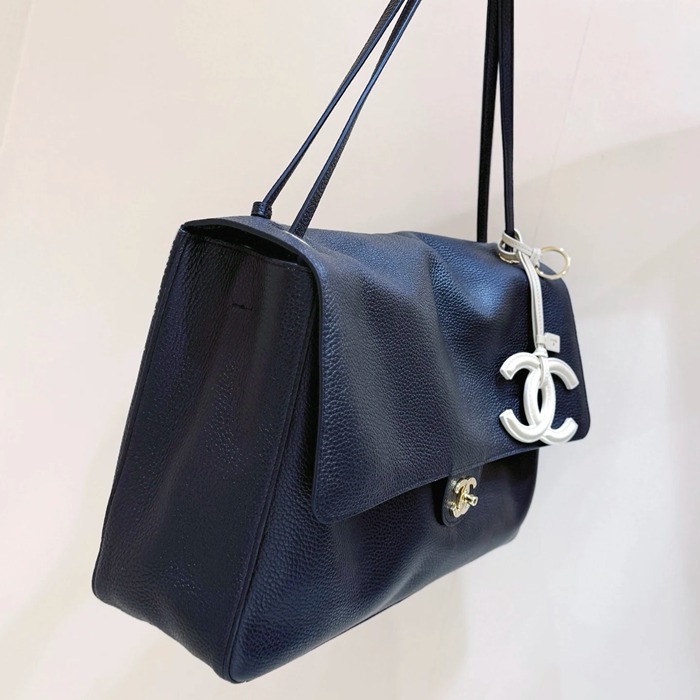 CHANEL AS6233 カーフレザー 荔枝紋 ショルダーバッグ 有名人同款 ファッショナブル 38.5×26×11cm サイズ:38.5×26×11cm