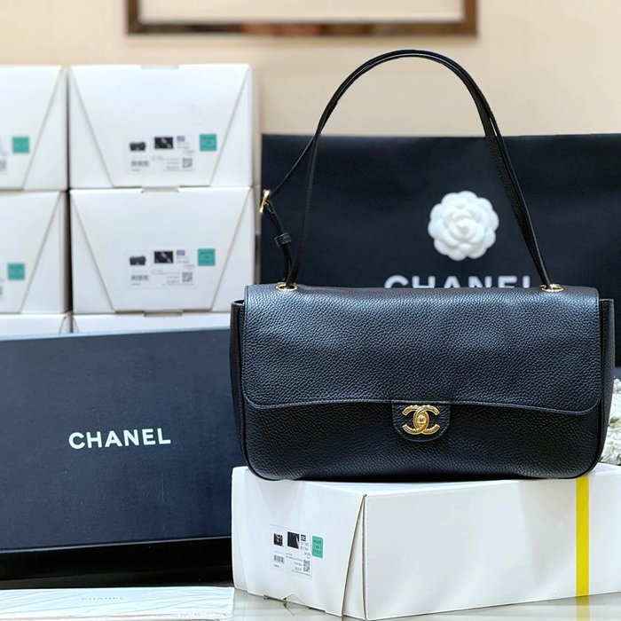 CHANEL AS6231 カーフレザー 荔枝紋 レッド ショルダーバッグ 有名人同款 ファッショナブル 32×19.5×10cm サイズ:32×19.5×10cm CHANEL AS6231 カーフレザー 荔枝紋 レッド ショルダーバッグ 有名人同款 ファッショナブル 32×19.5×10cm サイズ:32×19.5×10cm