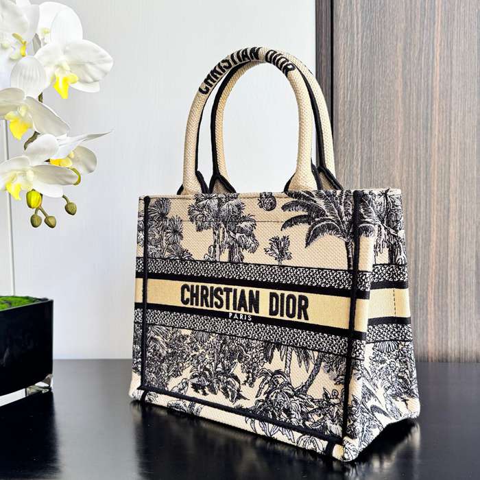 DIOR 刺繍、レター、リボン ホワイト ショルダーバッグ、ハンドバッグ、ハンドバッグ 中 ミニ 26.5x21.0x14.0cm サイズ:26.5x21x14cm