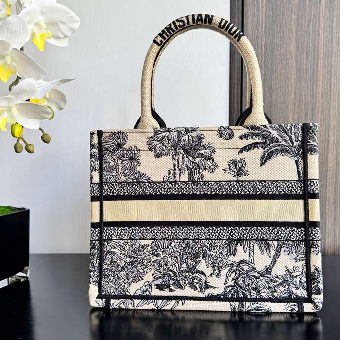DIOR 刺繍、レター、リボン ホワイト ショルダーバッグ、ハンドバッグ、ハンドバッグ 中 ミニ 26.5x21.0x14.0cm サイズ:26.5x21x14cm