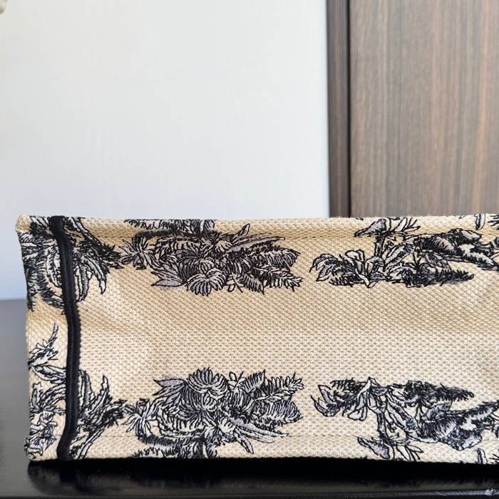 DIOR 刺繍、レター、リボン ホワイト ショルダーバッグ、ハンドバッグ、ハンドバッグ 中 ミニ 26.5x21.0x14.0cm サイズ:26.5x21x14cm