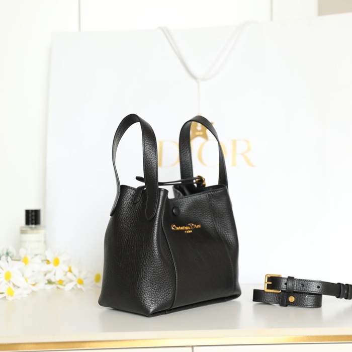 DIOR カーフレザー、レザー レター ブラック、ゴールド 斜め掛けバッグ、ショルダーバッグ、ハンドバッグ 小 ヴィンテージ 21.0x19.0x11.0cm サイズ:21x19x11cm