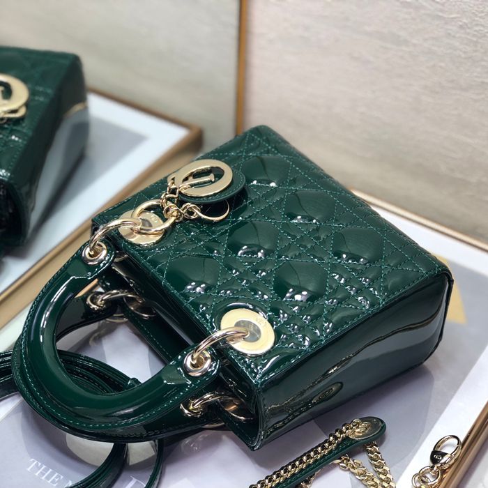 DIOR エナメル グリーン、フォレストグリーン 斜め掛けバッグ、ショルダーバッグ、リュックサック クラシック 17.0x15.0x7.0cm サイズ:17x15cm