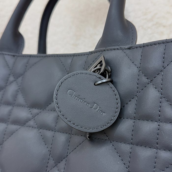 DIOR 8004 カーフレザー、レザー グレンチェック、レター ブラック、ゴールド、ベージュ ショルダーバッグ、ハンドバッグ、ハンドバッグ 小 クラシック サイズ:26.5x21x14cm