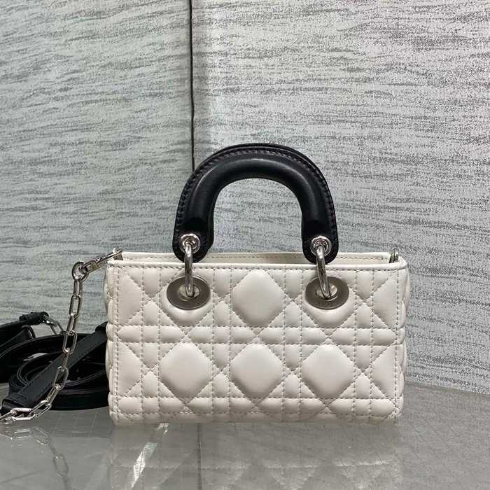 DIOR ラムレザー、チェーン リボン、フラワー ブラック、ホワイト 斜め掛けバッグ、ショルダーバッグ、チェーンバッグ ミニ 新作 16.0x10.0x5.5cm サイズ:16x10x5.5cm