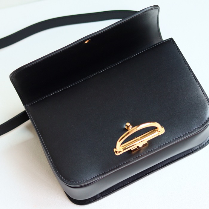 GUCCI 846705 レザー ゴールド ショルダーバッグ 馬銜、クラシック 22cm サイズ:22.5x14x8cm