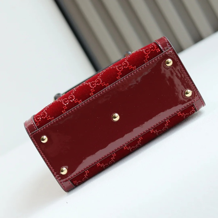 GUCCI 675800 カーフレザー、ラムレザー 斜め掛けバッグ、チェーンバッグ GG 20x16x10cm サイズ:20x16x10cm